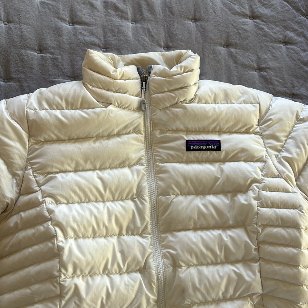 White Patagonia down jacket size extra small